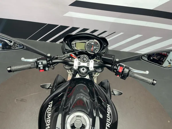 TRIUMPH STREET TRIPLE - Thumbnail 7
