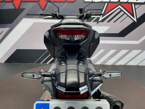 YAMAHA MT-09 - Thumbnail 11
