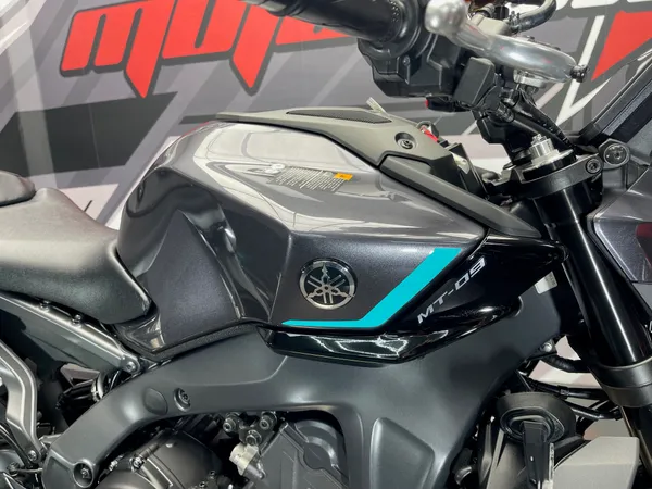 YAMAHA MT-09 - Thumbnail 13