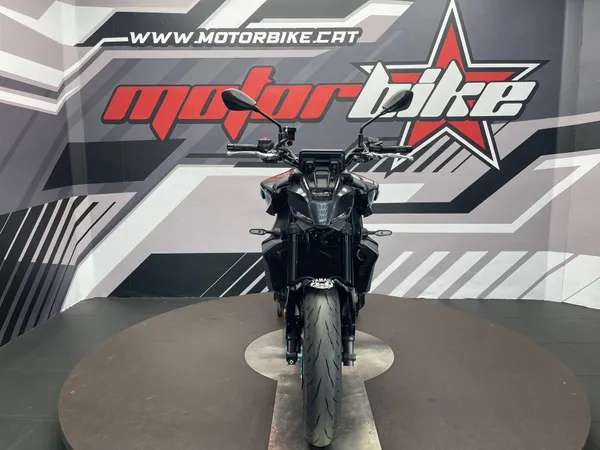 YAMAHA MT-09 - Thumbnail 3